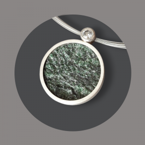 Anhänger aus Fuchsit