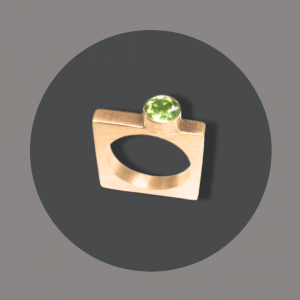 Ring eckig Silber goldplattiert mit Peridot